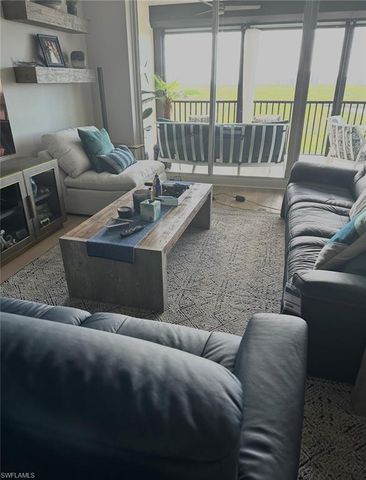 425 Cove Tower Dr 703, Naples, FL 34110