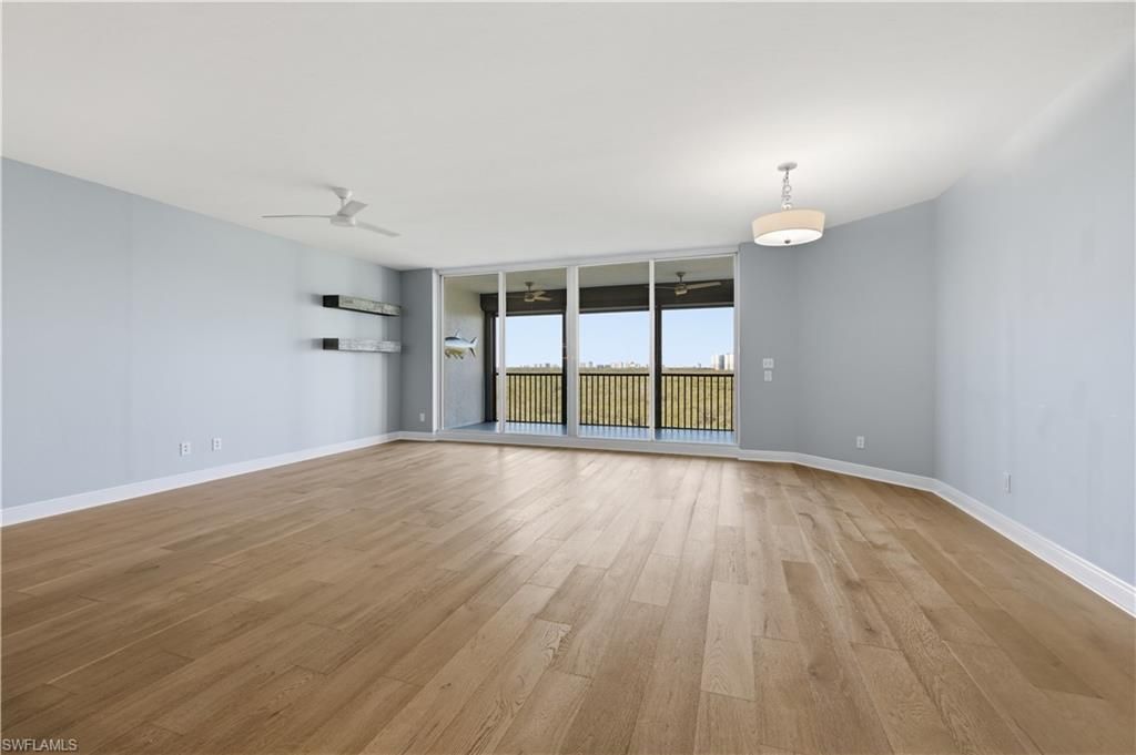 425 Cove Tower Dr 703, NAPLES, FL 34110 — photo 4