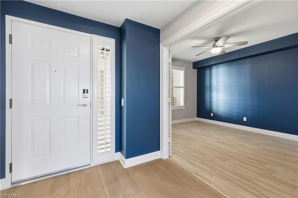 425 Cove Tower Dr 703, NAPLES, FL 34110 — photo 5