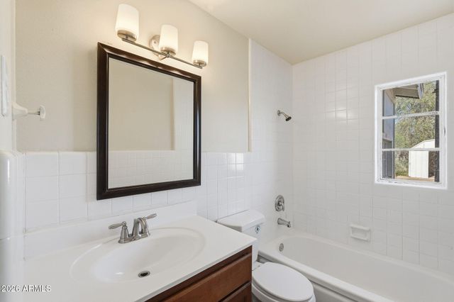 7721 N 63rd Ave Avenue, Glendale, AZ 85301