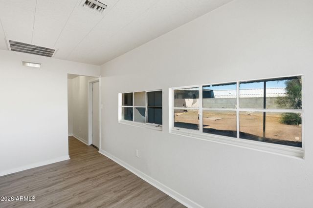 7721 N 63rd Ave Avenue, Glendale, AZ 85301