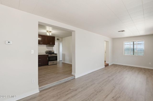 7721 N 63rd Ave Avenue, Glendale, AZ 85301