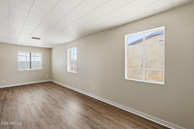 7721 N 63rd Ave Avenue, Glendale, AZ 85301