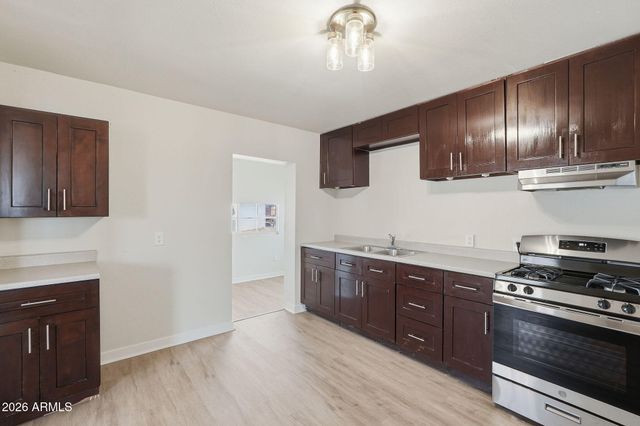 7721 N 63rd Ave Avenue, Glendale, AZ 85301