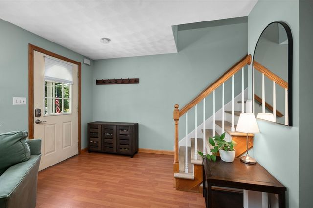 105 Grove Ave, Wilmington, MA 01887