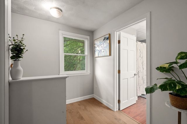 105 Grove Ave, Wilmington, MA 01887