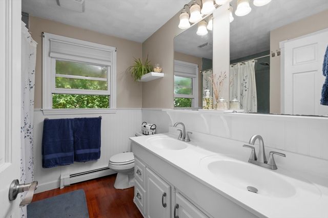 105 Grove Ave, Wilmington, MA 01887
