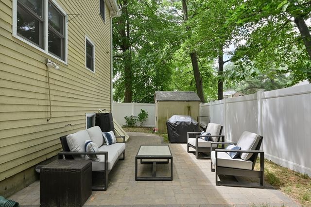 105 Grove Ave, Wilmington, MA 01887