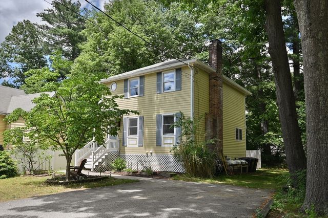 105 Grove Ave, Wilmington, MA 01887