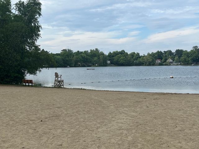 105 Grove Ave, Wilmington, MA 01887