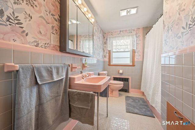 43 Robin Road, Farmington, CT 06032