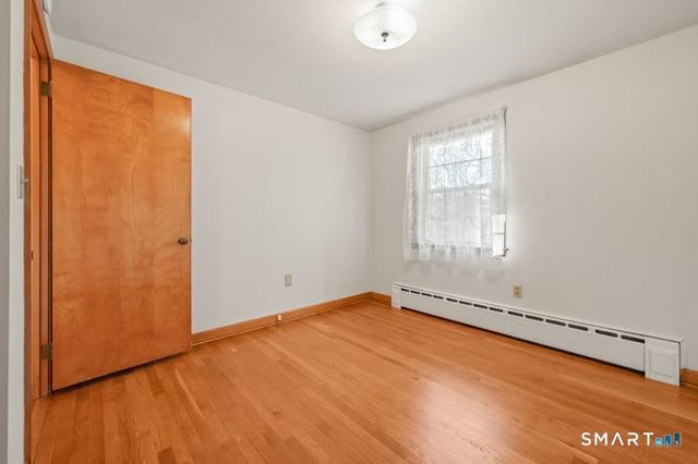 43 Robin Road, Farmington, CT 06032