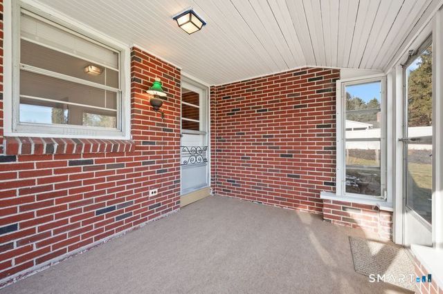 43 Robin Road, Farmington, CT 06032