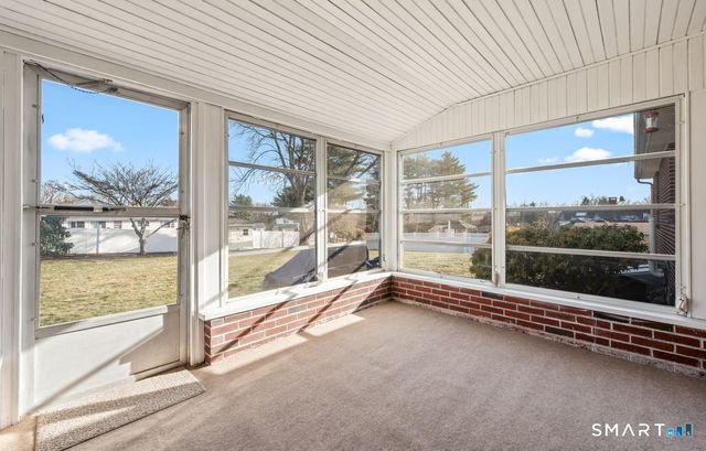 43 Robin Road, Farmington, CT 06032