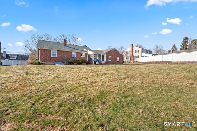 43 Robin Road, Farmington, CT 06032