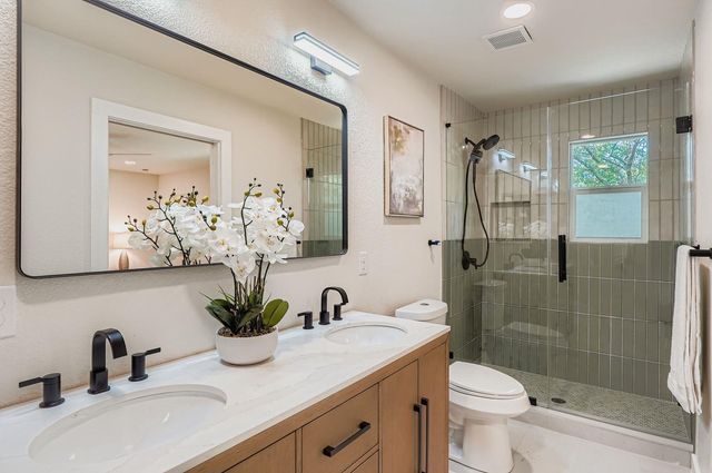 7806 Whitsun DR, Austin, TX 78749