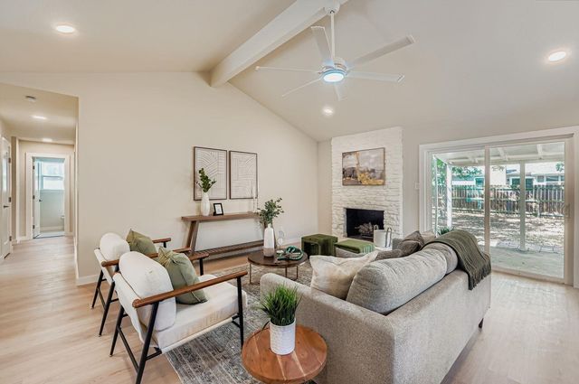 7806 Whitsun DR, Austin, TX 78749