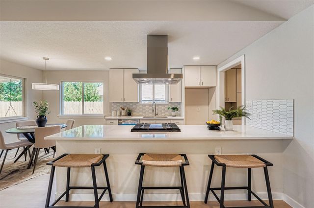 7806 Whitsun DR, Austin, TX 78749