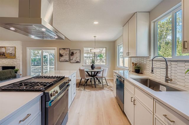 7806 Whitsun DR, Austin, TX 78749