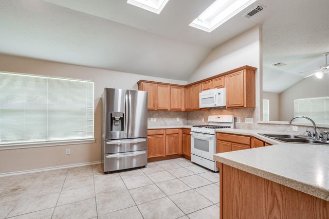 8402 Coleus Lane, Baytown, TX 77521