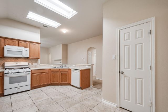 8402 Coleus Lane, Baytown, TX 77521