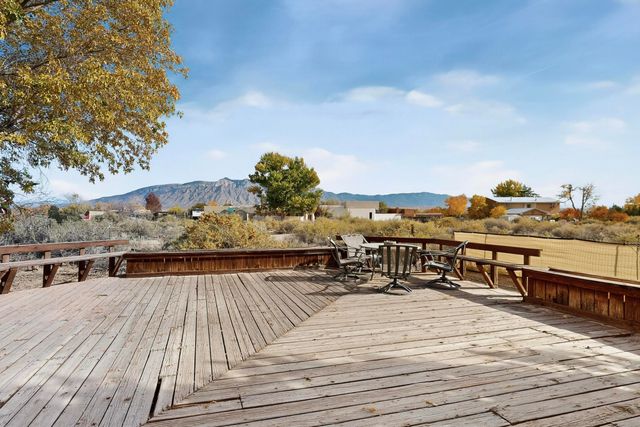 252 Camino De La Tierra, Corrales, NM 87048