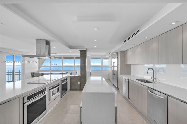 2 Grove Isle Dr B1801, Miami, FL 33133