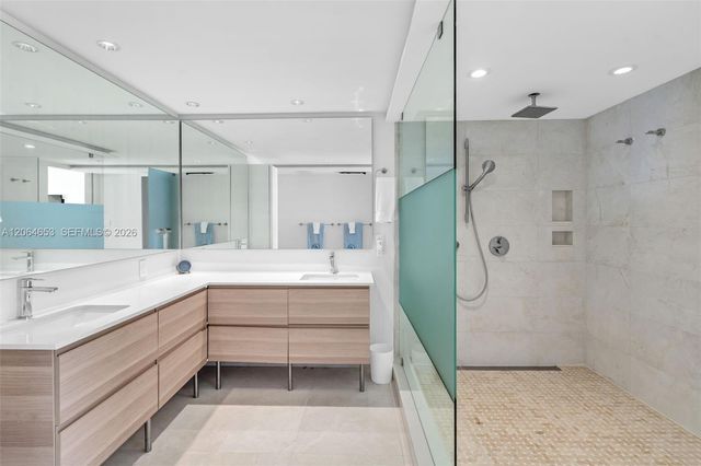 2 Grove Isle Dr B1801, Miami, FL 33133