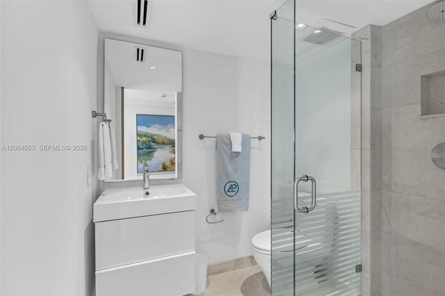 2 Grove Isle Dr B1801, Miami, FL 33133