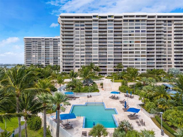 2 Grove Isle Dr B1801, Miami, FL 33133