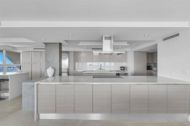 2 Grove Isle Dr B1801, Miami, FL 33133