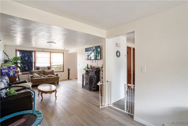 435 Columbia Avenue, Lancaster, NY 14043