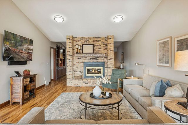 15135 38th Avenue N, Plymouth, MN 55446