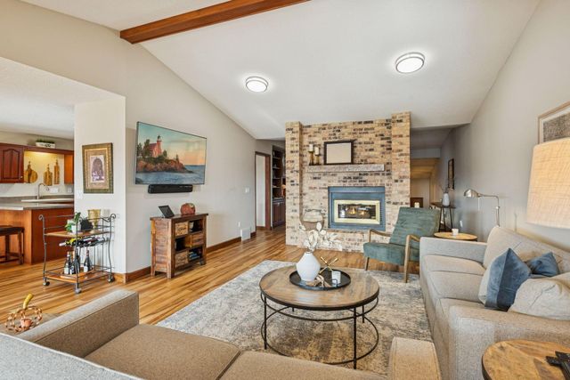 15135 38th Avenue N, Plymouth, MN 55446