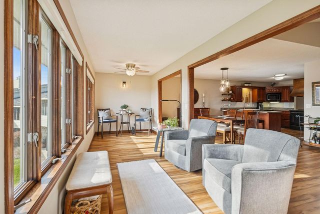 15135 38th Avenue N, Plymouth, MN 55446