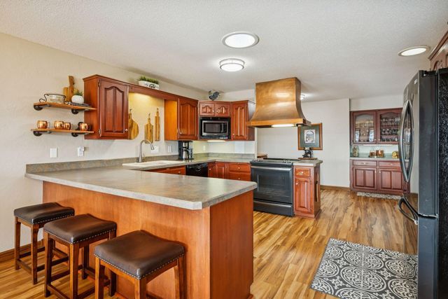 15135 38th Avenue N, Plymouth, MN 55446