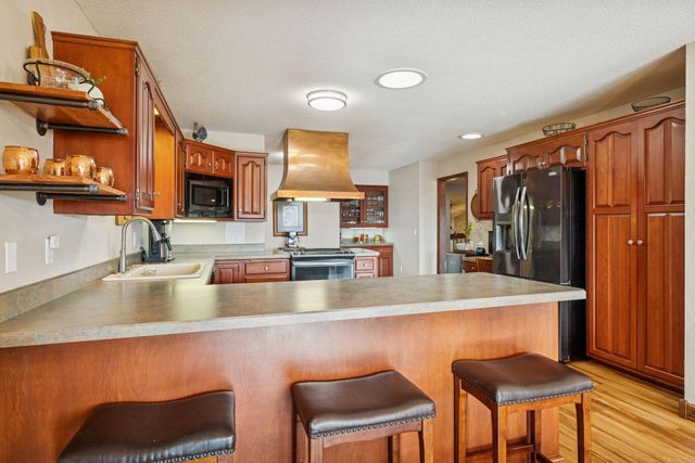 15135 38th Avenue N, Plymouth, MN 55446