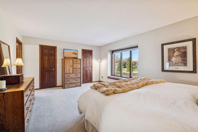 15135 38th Avenue N, Plymouth, MN 55446