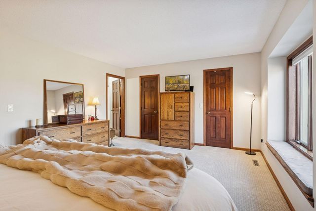 15135 38th Avenue N, Plymouth, MN 55446