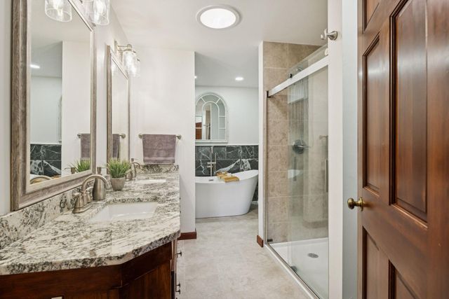 15135 38th Avenue N, Plymouth, MN 55446