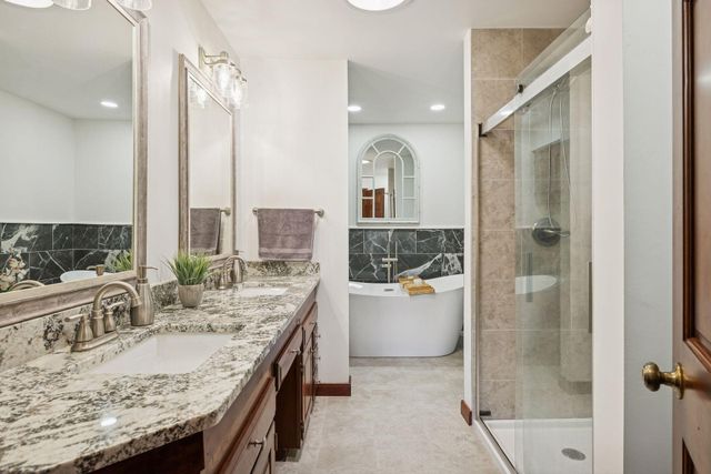 15135 38th Avenue N, Plymouth, MN 55446