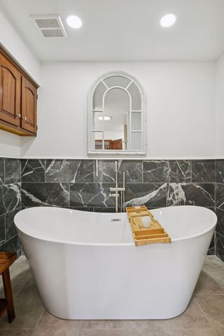 15135 38th Avenue N, Plymouth, MN 55446