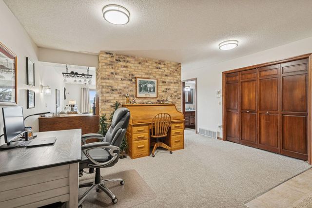 15135 38th Avenue N, Plymouth, MN 55446