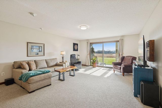 15135 38th Avenue N, Plymouth, MN 55446