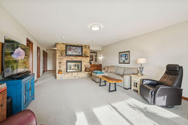 15135 38th Avenue N, Plymouth, MN 55446