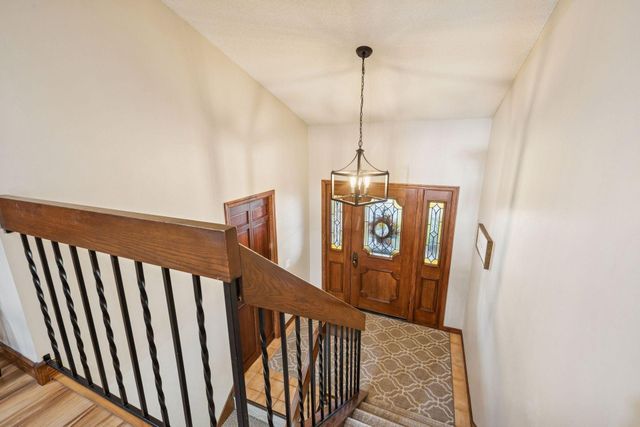 15135 38th Avenue N, Plymouth, MN 55446