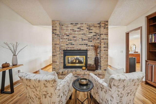 15135 38th Avenue N, Plymouth, MN 55446