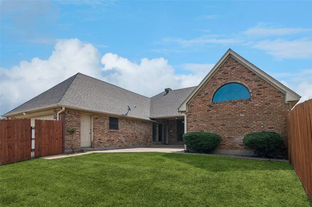 115 Indian Hills Drive, Waxahachie, TX 75165