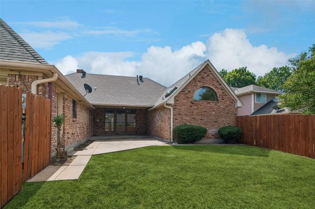 115 Indian Hills Drive, Waxahachie, TX 75165