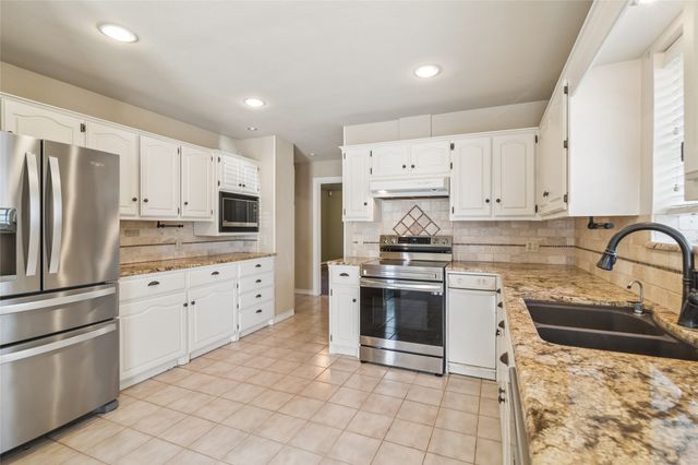 115 Indian Hills Drive, Waxahachie, TX 75165